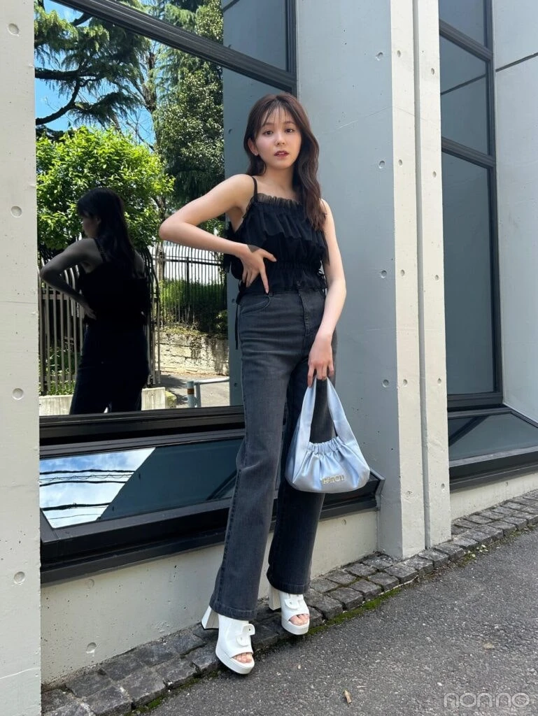 久間田琳加の私服の全身