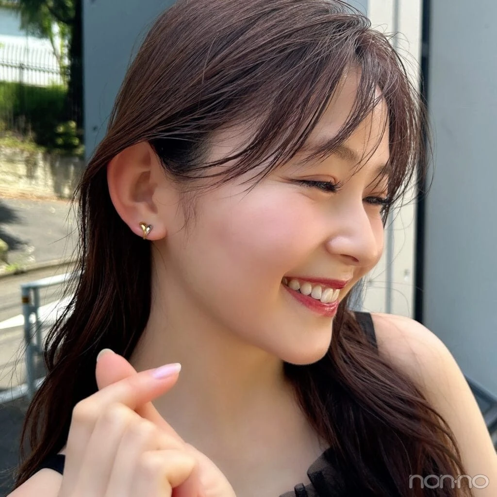 久間田琳加の私服のイヤリング