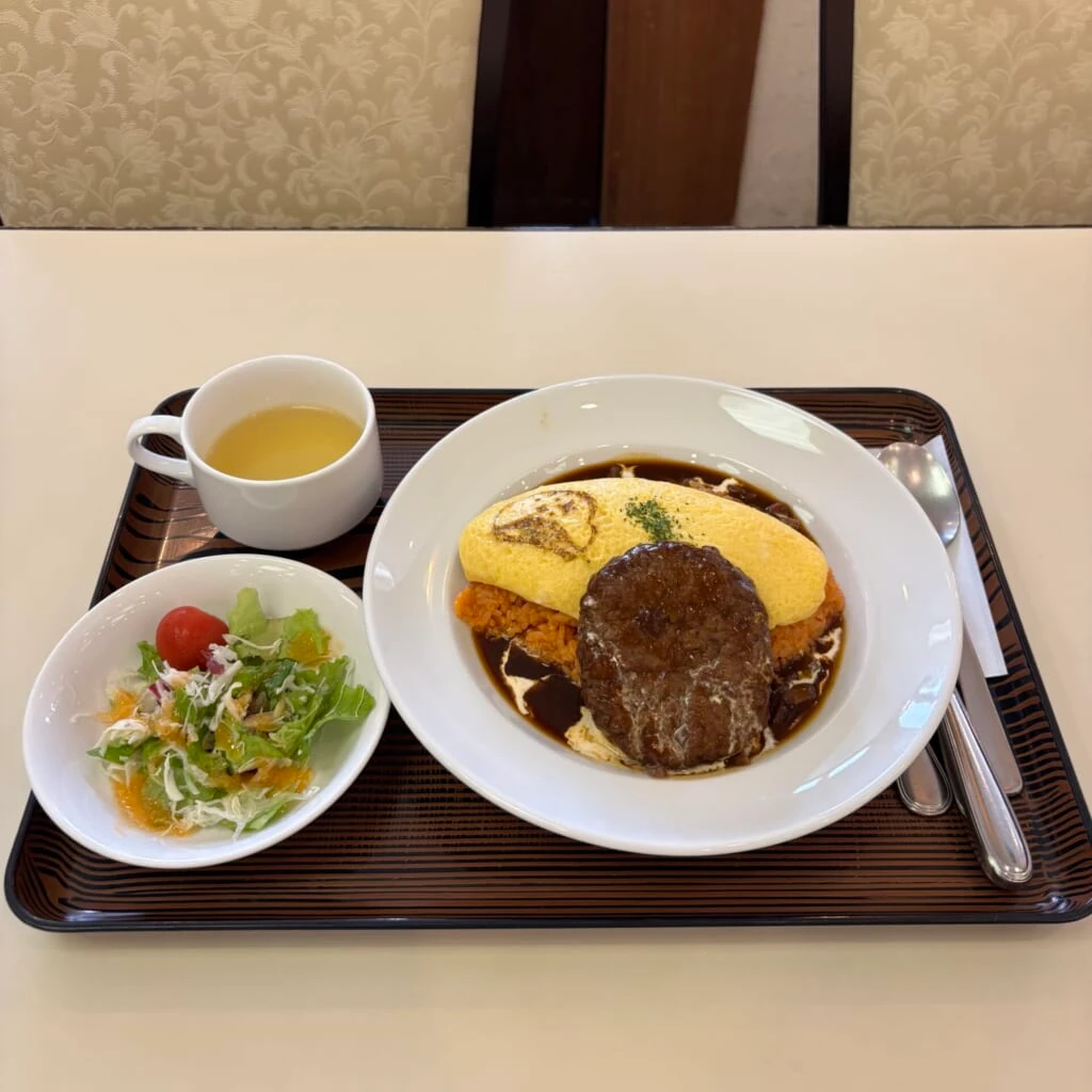 レストラン立山で食べられるハンバーグオムライス