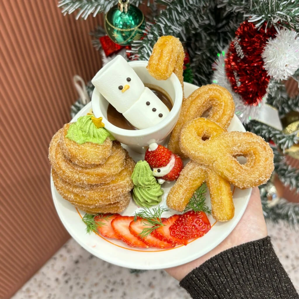 coucou churrosのスノーマンチュロスチョコプレート