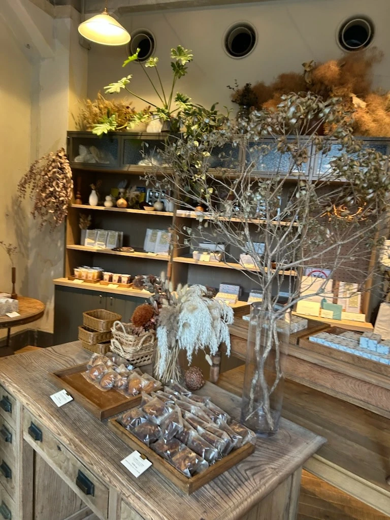 ティール 店内
