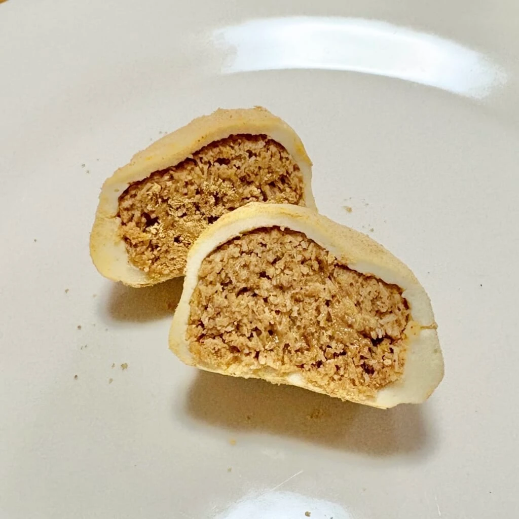 HELLO! DONUTSのドバイもちクッキー きなこ 断面