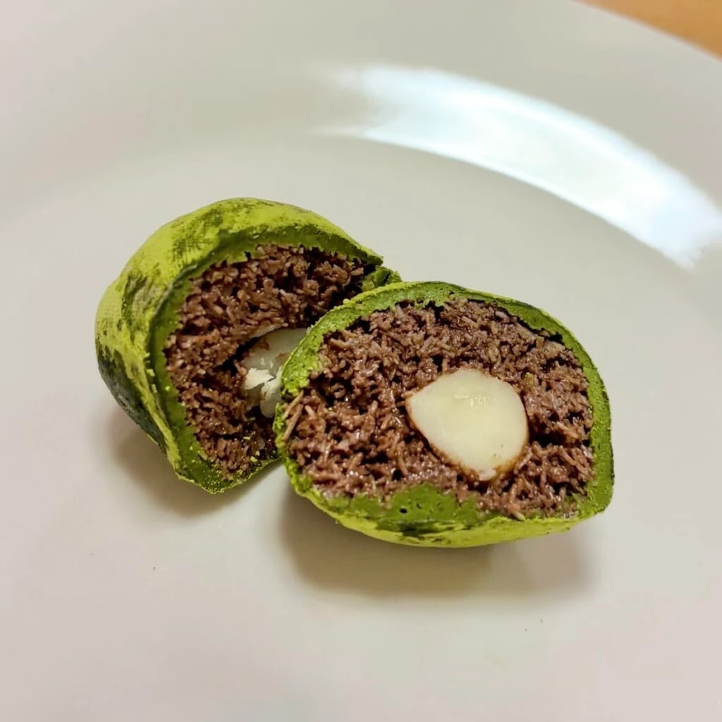 HELLO! DONUTSのドバイもちクッキー 抹茶 断面