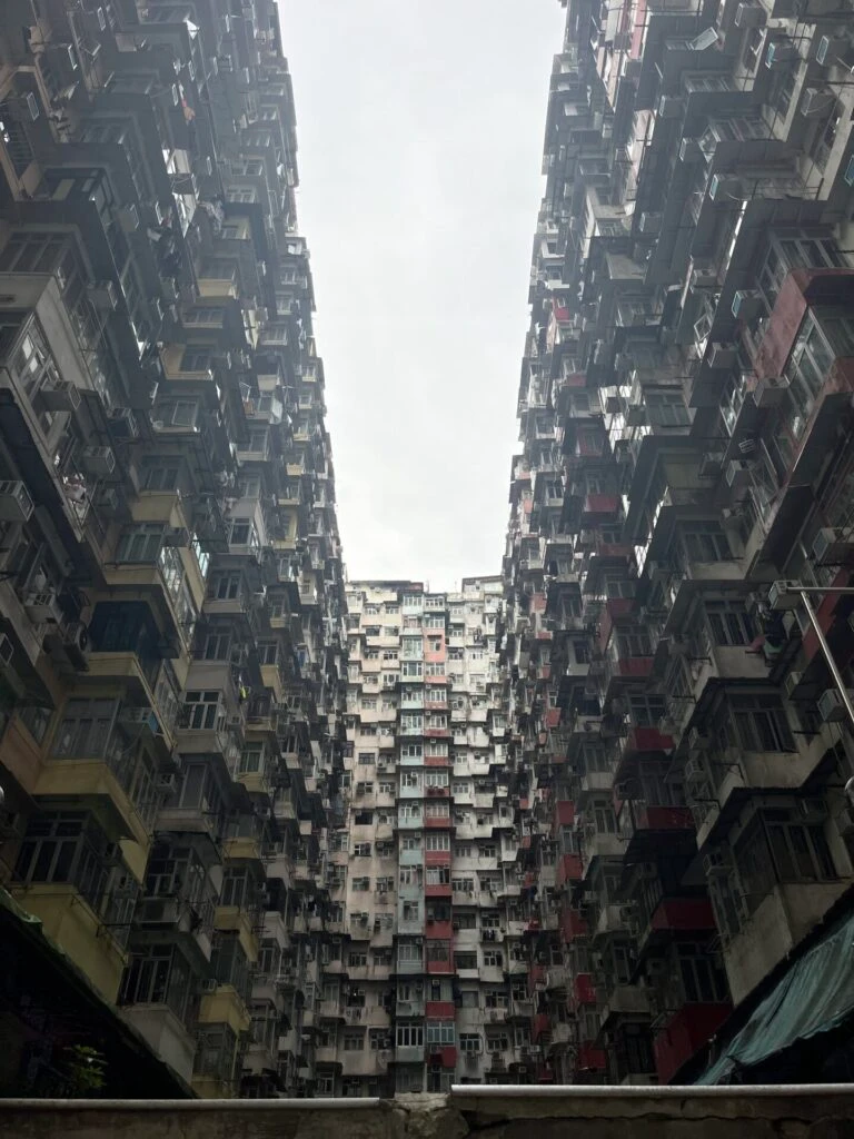モンスターマンション　Yick Cheong Building」