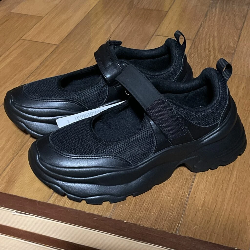 GU　スニーカー　サンダル　黒