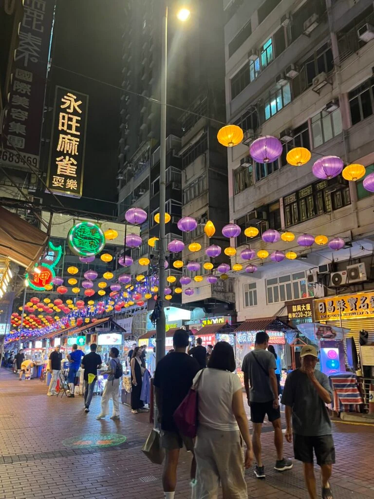 香港ナイトマーケット“テンプルストリート”