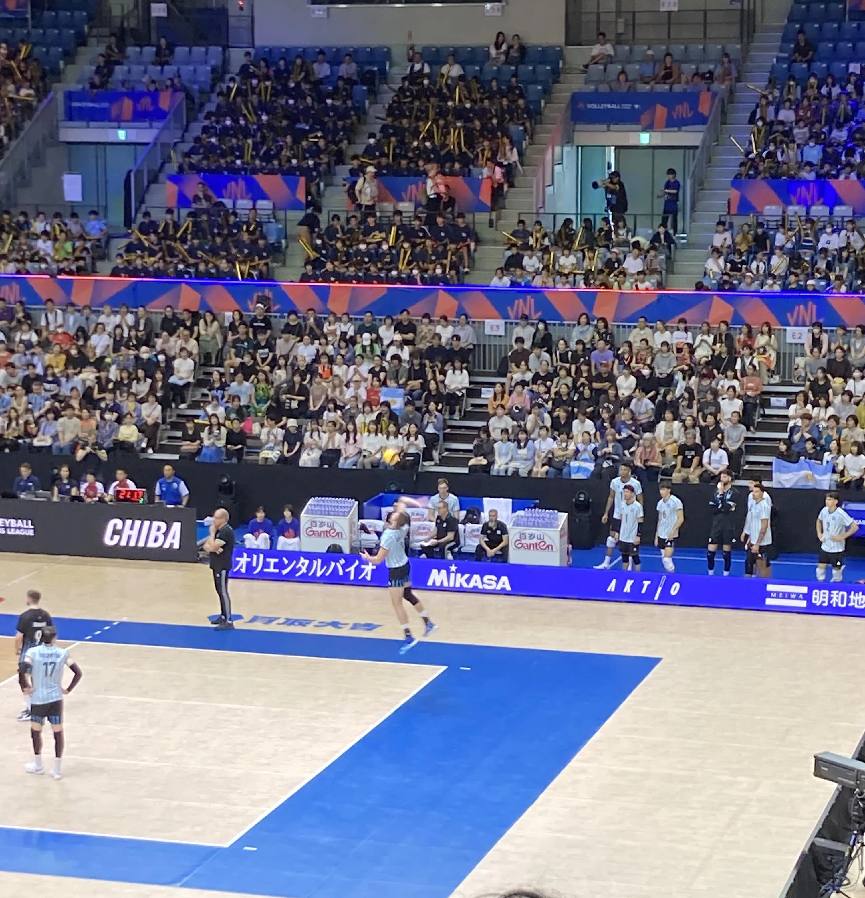 バレーボールアルゼンチン代表選手のサーブ