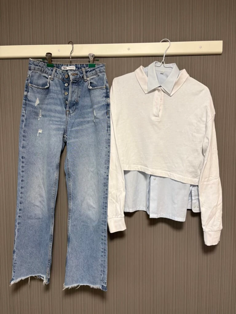 ZARA　デニム　トップス　コーデ　水色シャツ