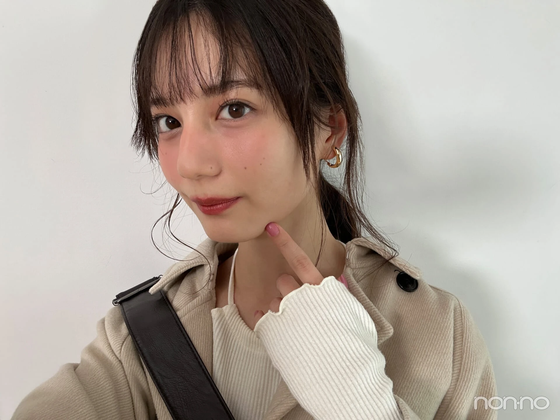ノンノモデルの冬私服2026の小坂菜緒のアップ