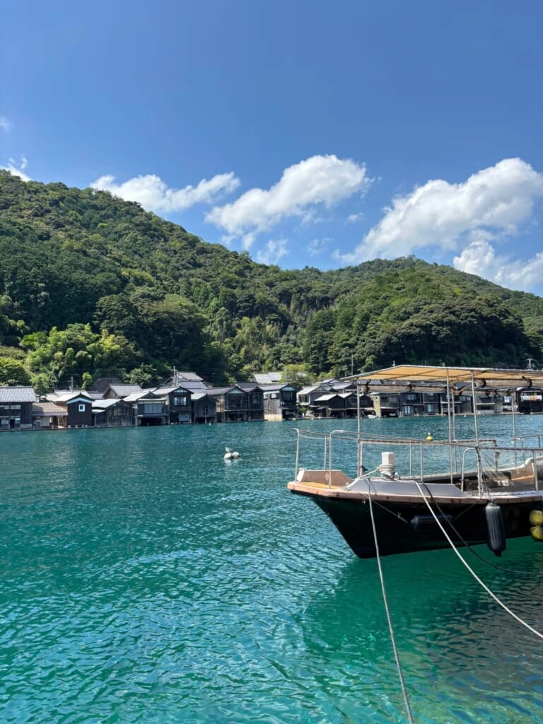 伊根の舟屋を巡る海上タクシー