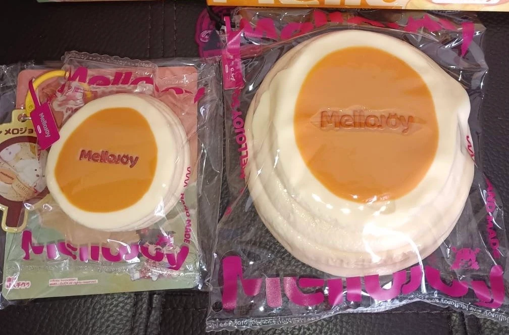 メロジョイスクイーズ ぱんぱんパンケーキの通常サイズとミニサイズ