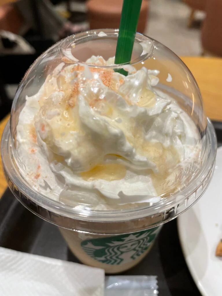 スタバ　新作　フラペチーノ　はちみつ　パウダー　ホイップ