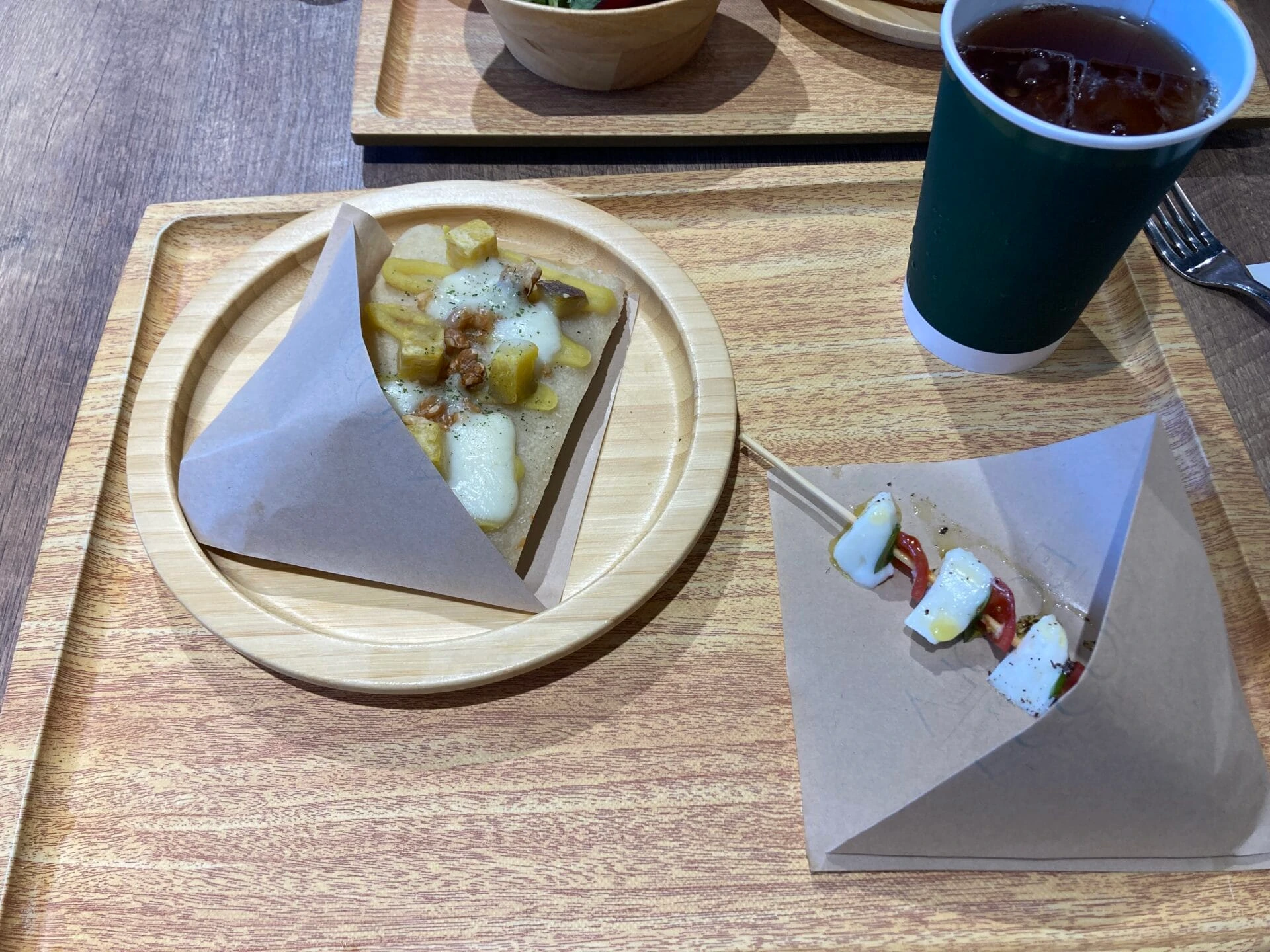Café　Eccolaりそなコエドテラス
ピッツァとカプレーゼ串と和紅茶