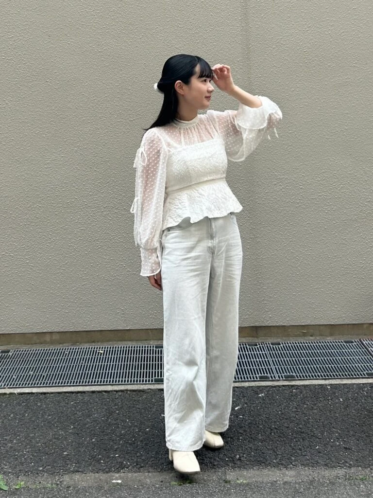 『SNIDEL』のブラウスを使ったコーデ