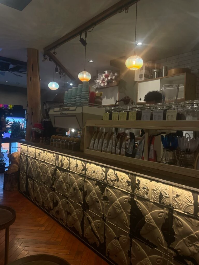 マーメイドコーヒー池袋本店受付カウンター