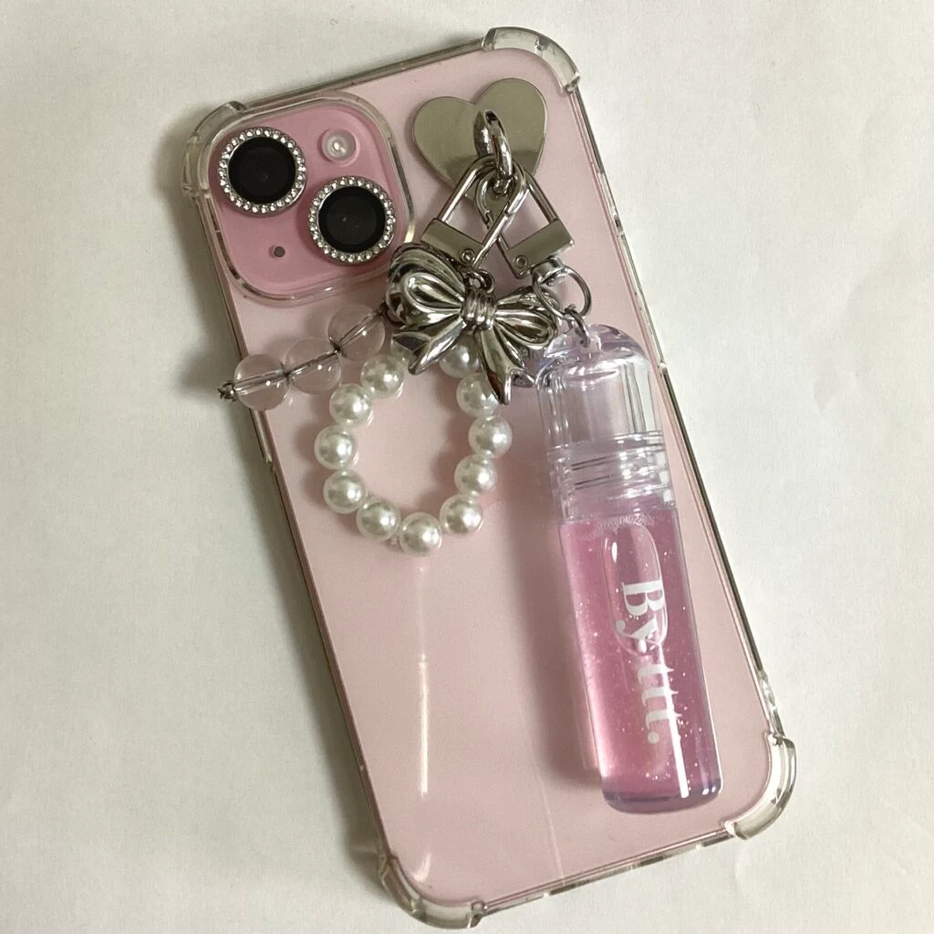 スマホに着けるキーチェーンとして持ち運ぶ