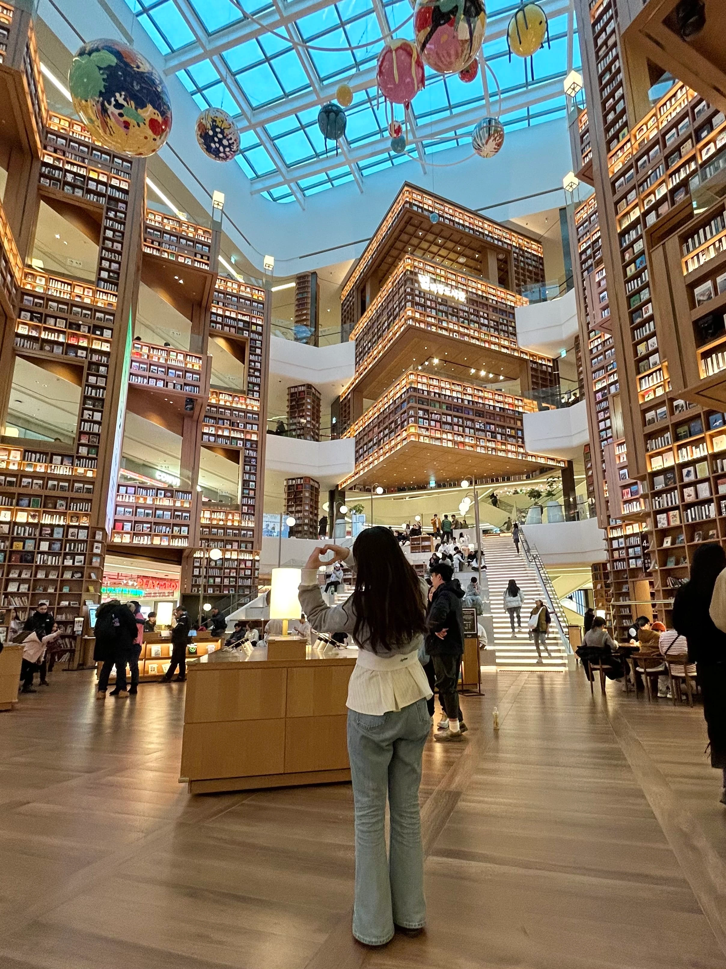 韓国　水原　スウォン　スターフィールド水原　ピョルマダン図書館