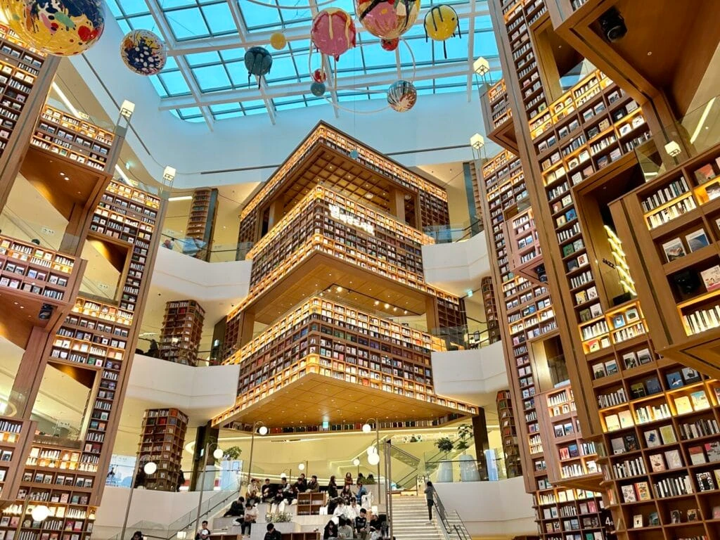 韓国　水原　スウォン　スターフィールド水原　ピョルマダン図書館