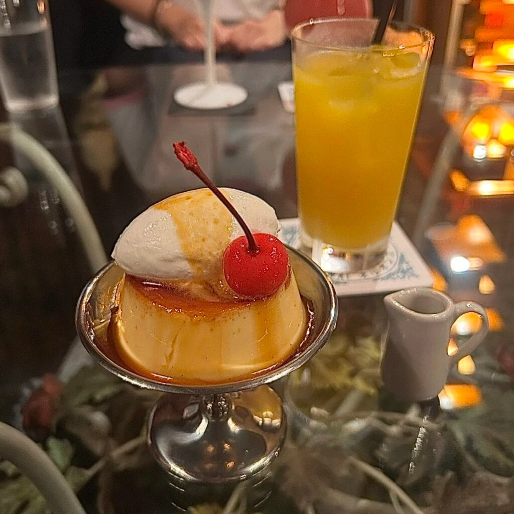 レトロプリンとオレンジジュース