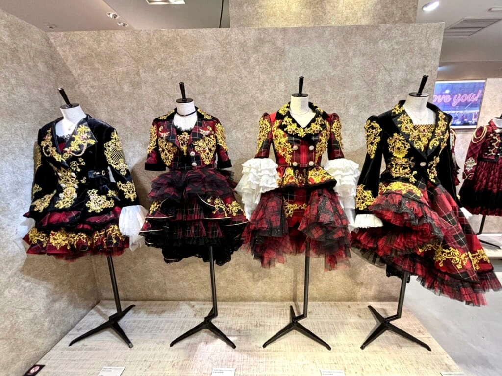 第76回紅白歌合戦の卒業メンバーの衣装