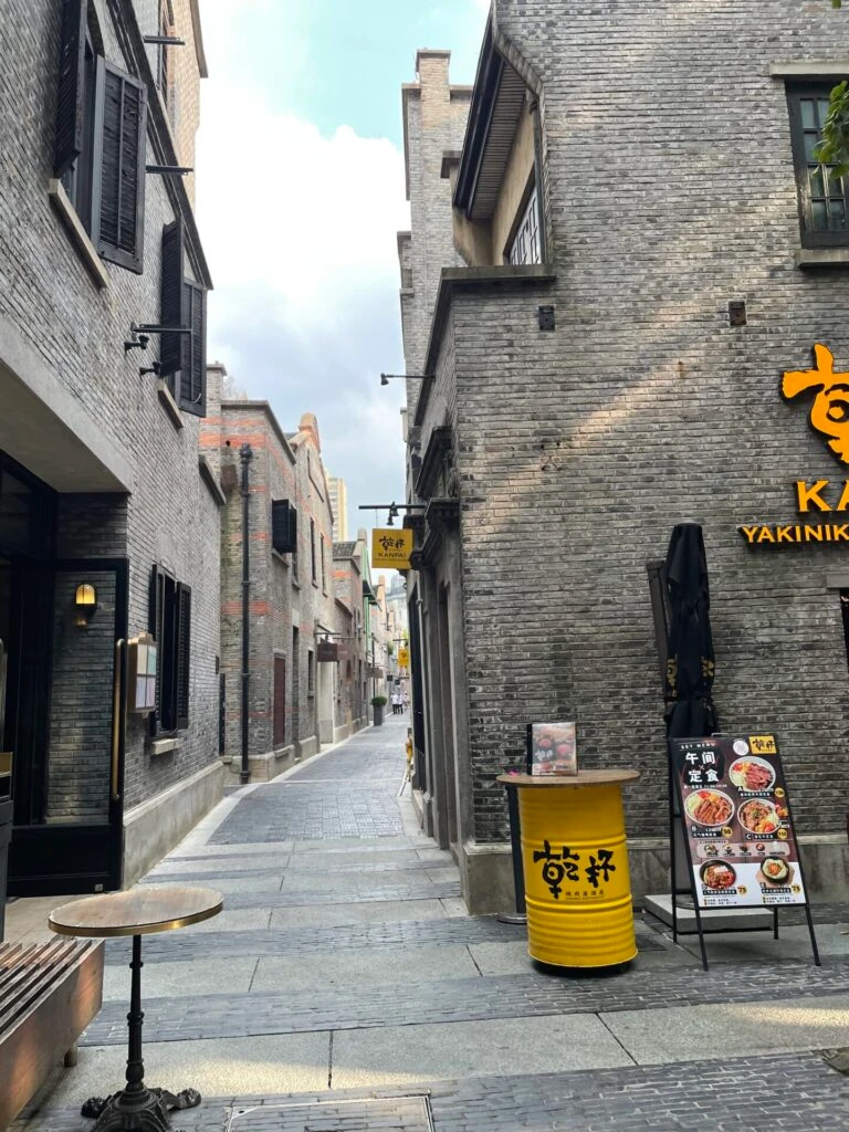 上海　新天地　街並み　石庫門　建築