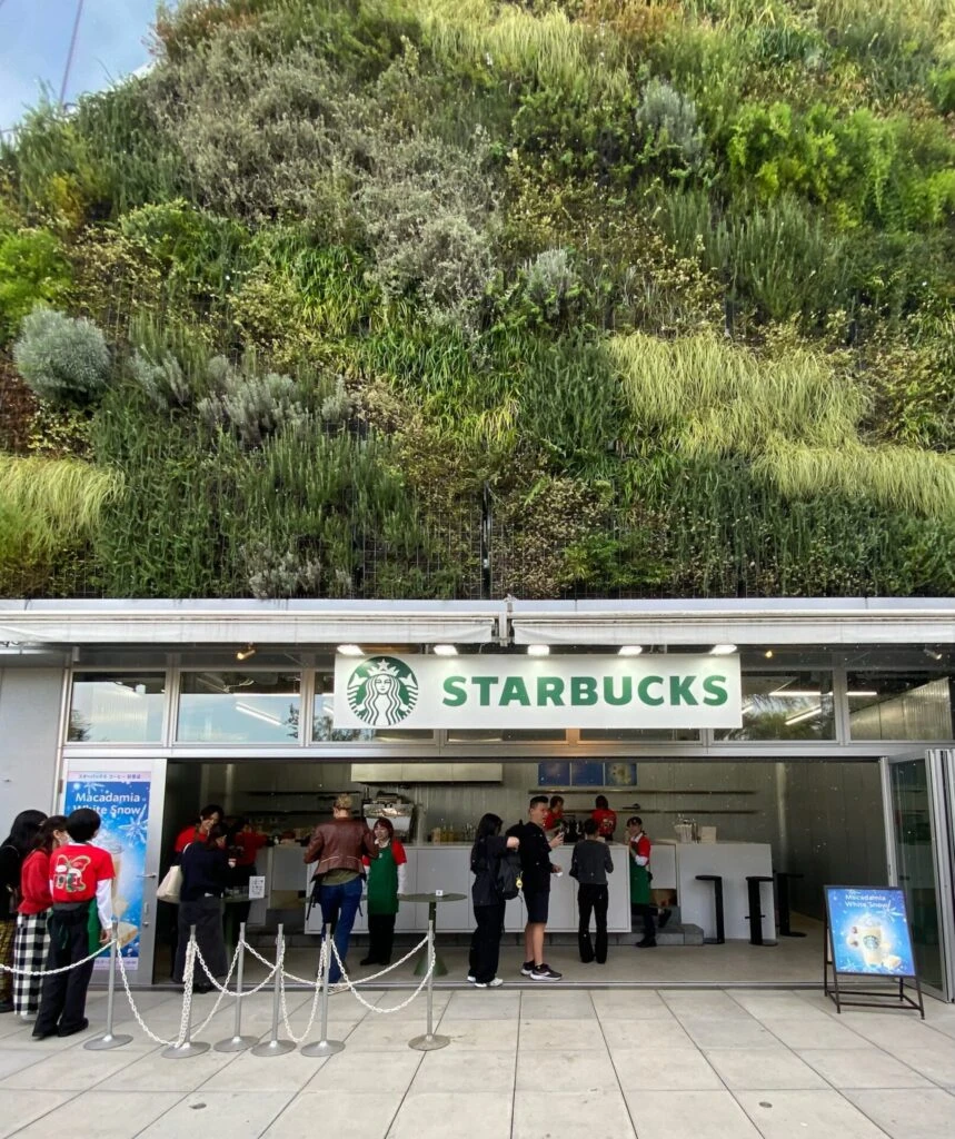 ハラカドにオープンした「スターバックスコーヒー 初雪店」