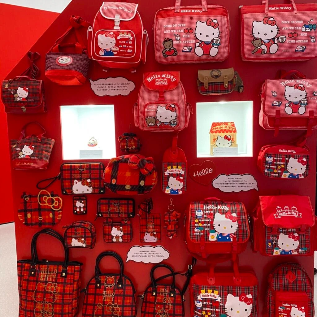 ハローキティ展の歴代グッズ展示