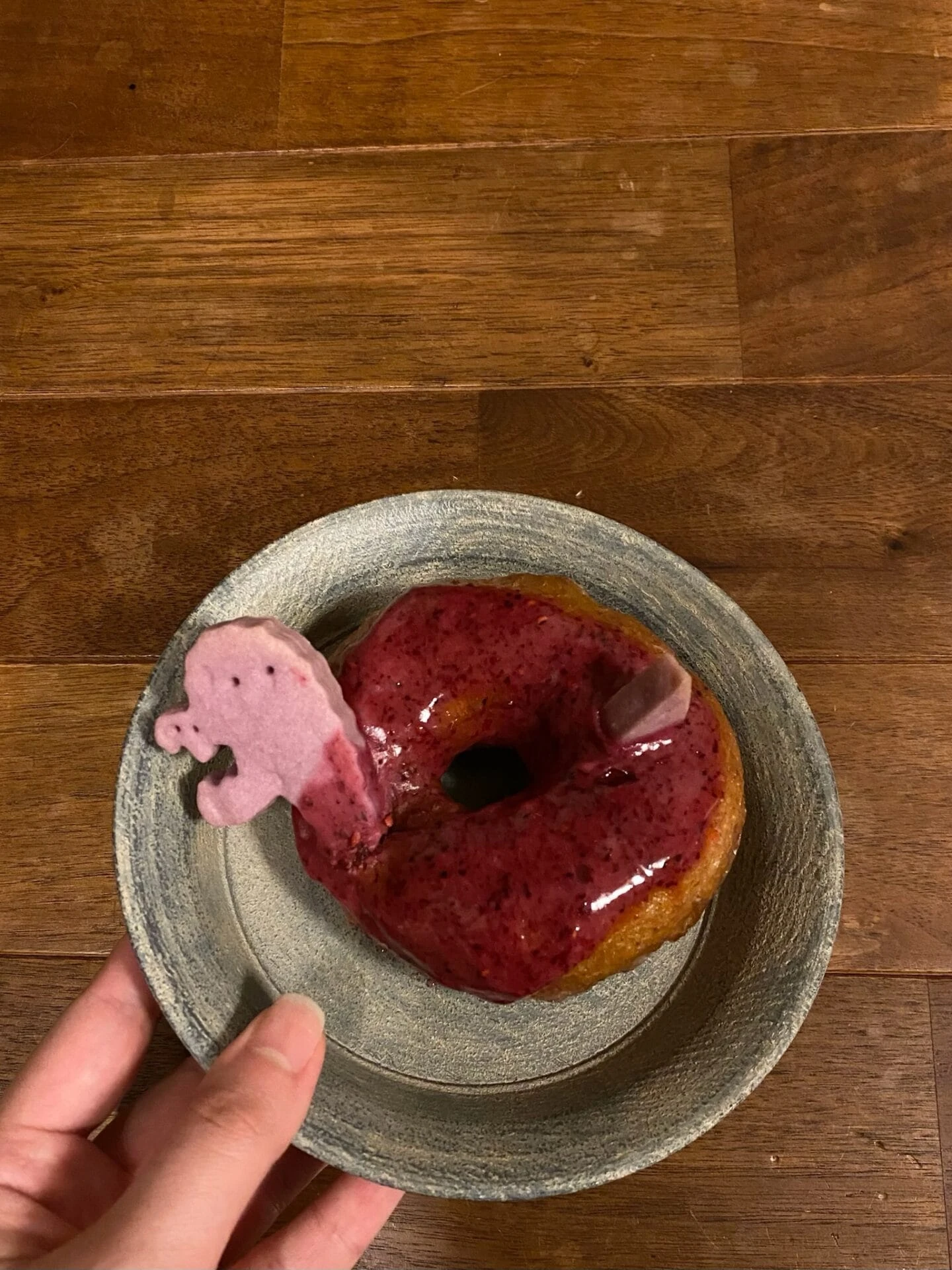 『HUGSY DOUGHNUT』のティラノサウルス