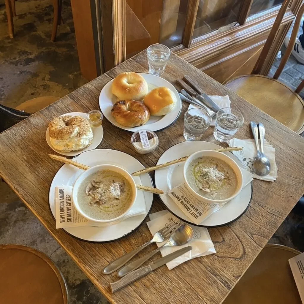 大学生エディターズ　安国おすすめグルメ　「LONDON BAGEL MUSEUM」のベーグル