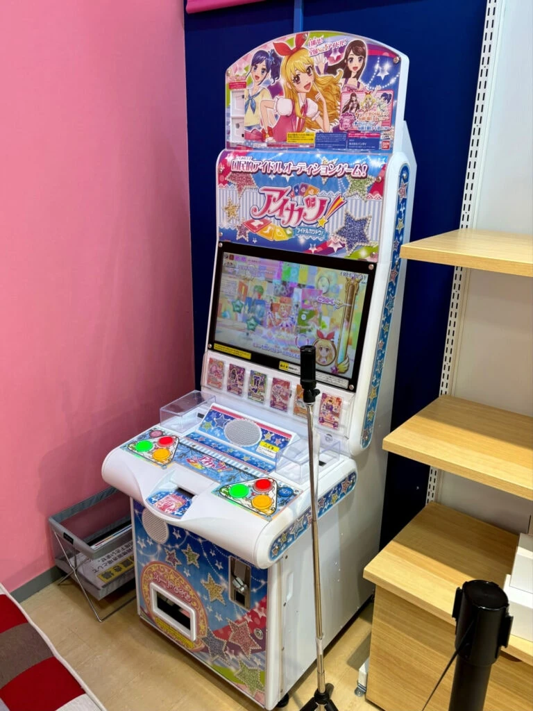 2012年に設置されていたデータカードダス『アイカツ!』の筐体