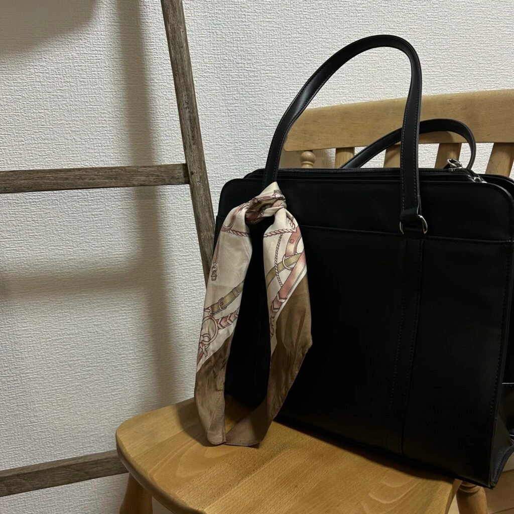 バッグのスカーフアレンジ