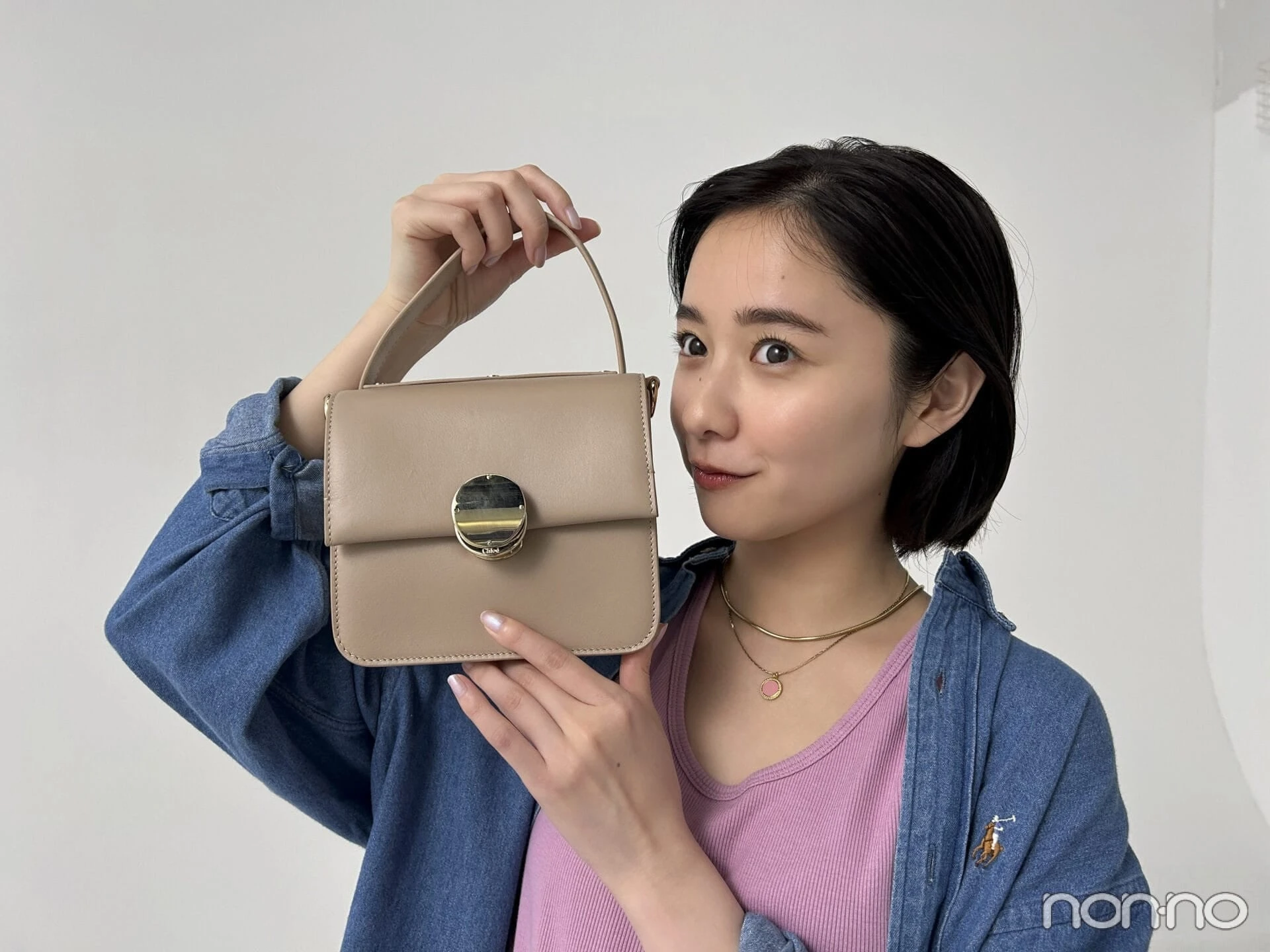 堀田真由の私服バッグ