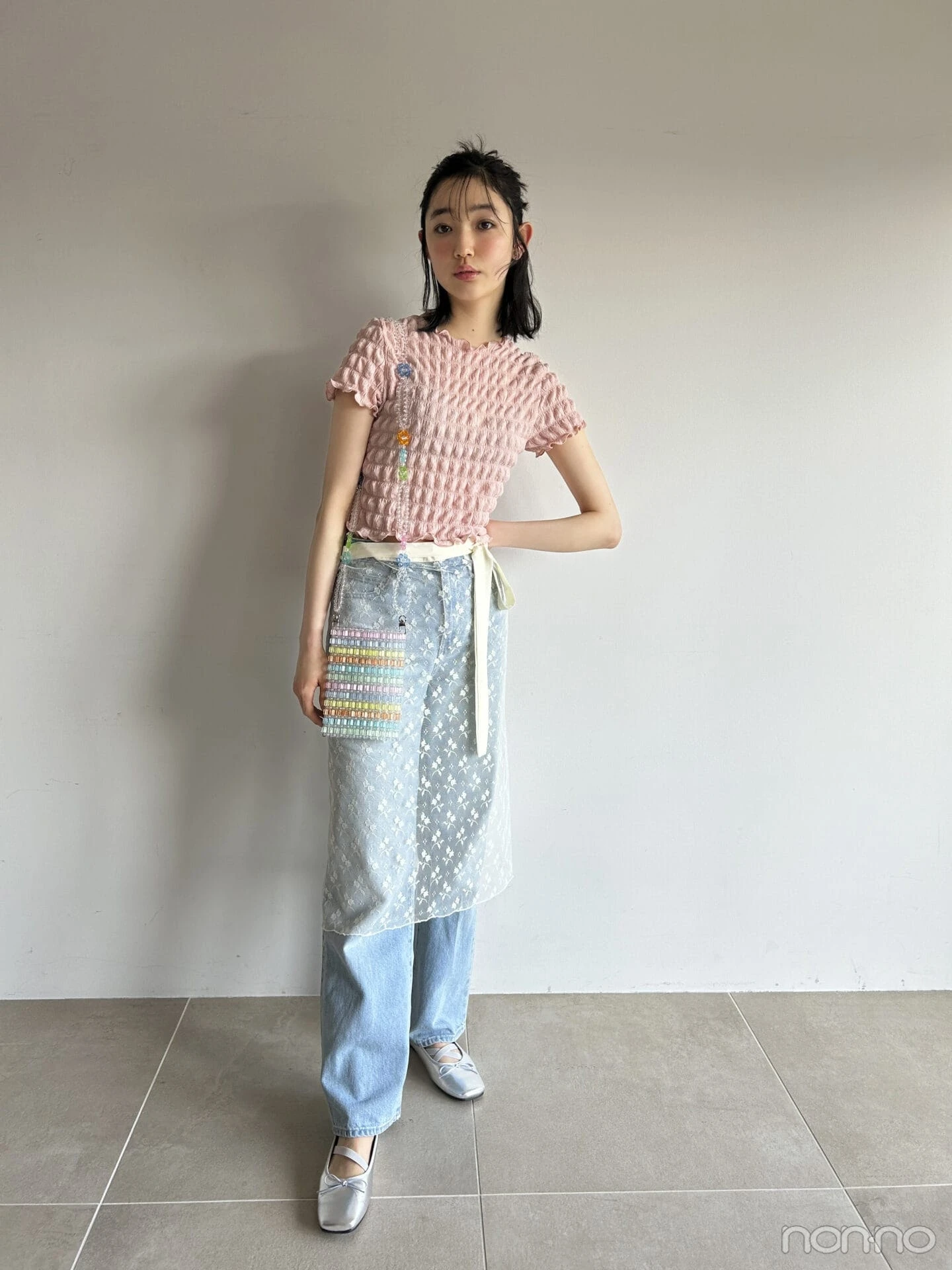 小宮山莉渚の私服全身