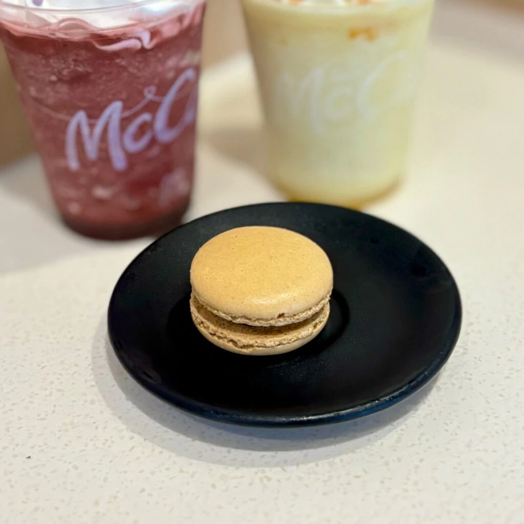 マックカフェ秋限定の塩バターキャラメルマカロン