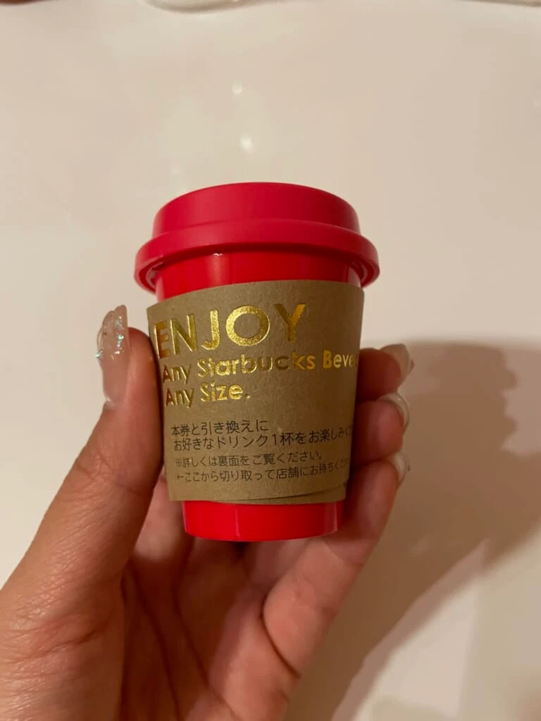 スリーブの裏にはドリンク1杯券がついている