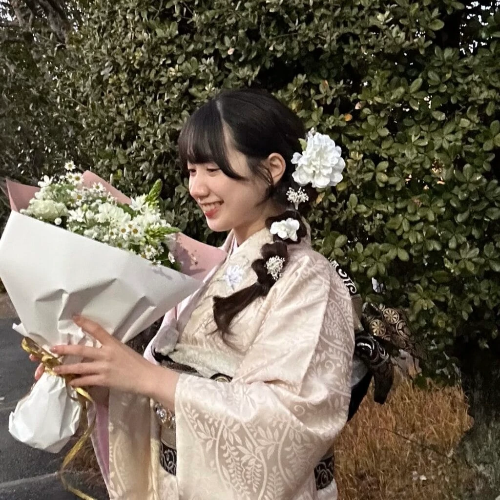 大学生エディターズの同窓会の髪型 サイド編み下ろし