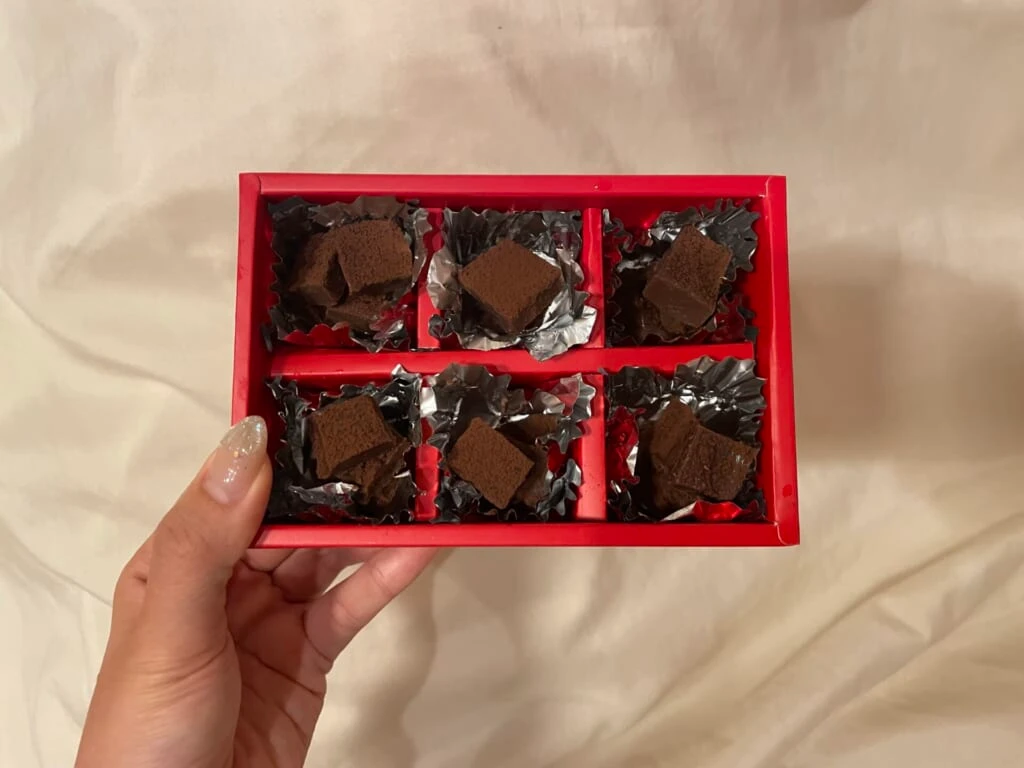 箱に入った生チョコ