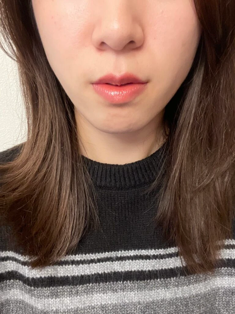 Laka ボンディンググロウリップスティック#203 マーク 塗ってみた感じ