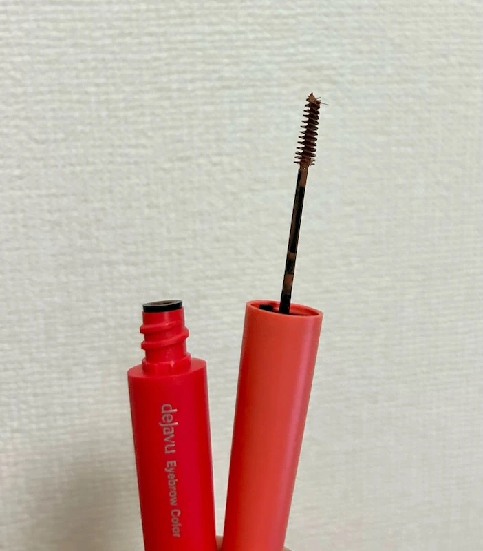 眉カラーのブラシ