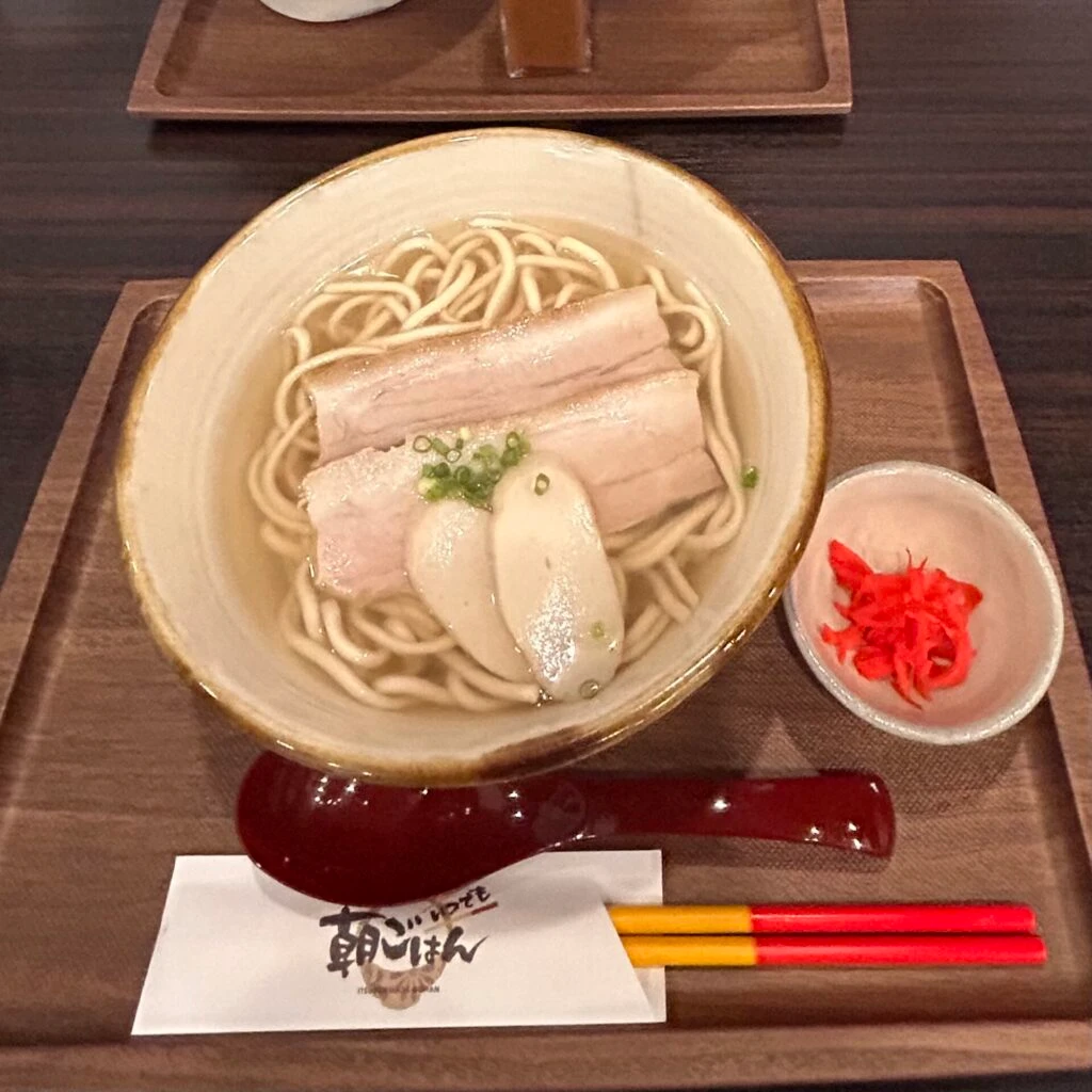 朝食「沖縄そば」
