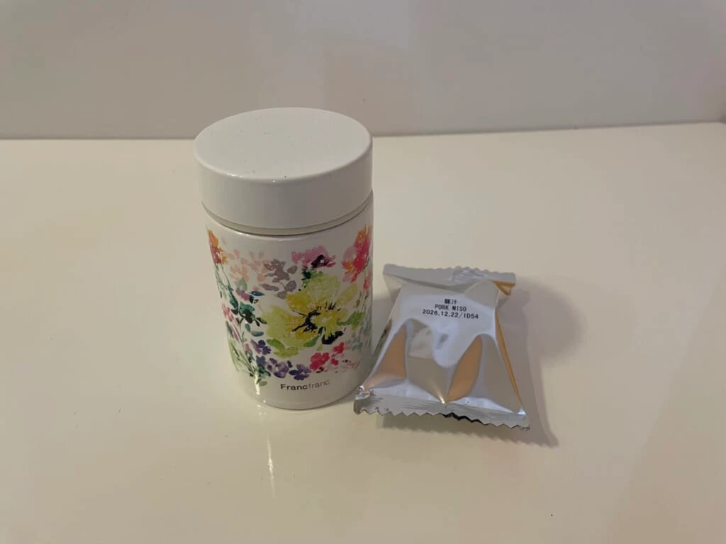 スープジャーと、フリーズドライみそ汁。