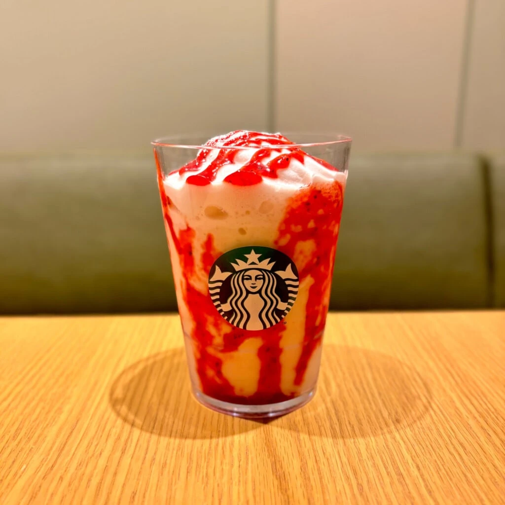 ホリデーをイメージしたスタバの限定フラペチーノ