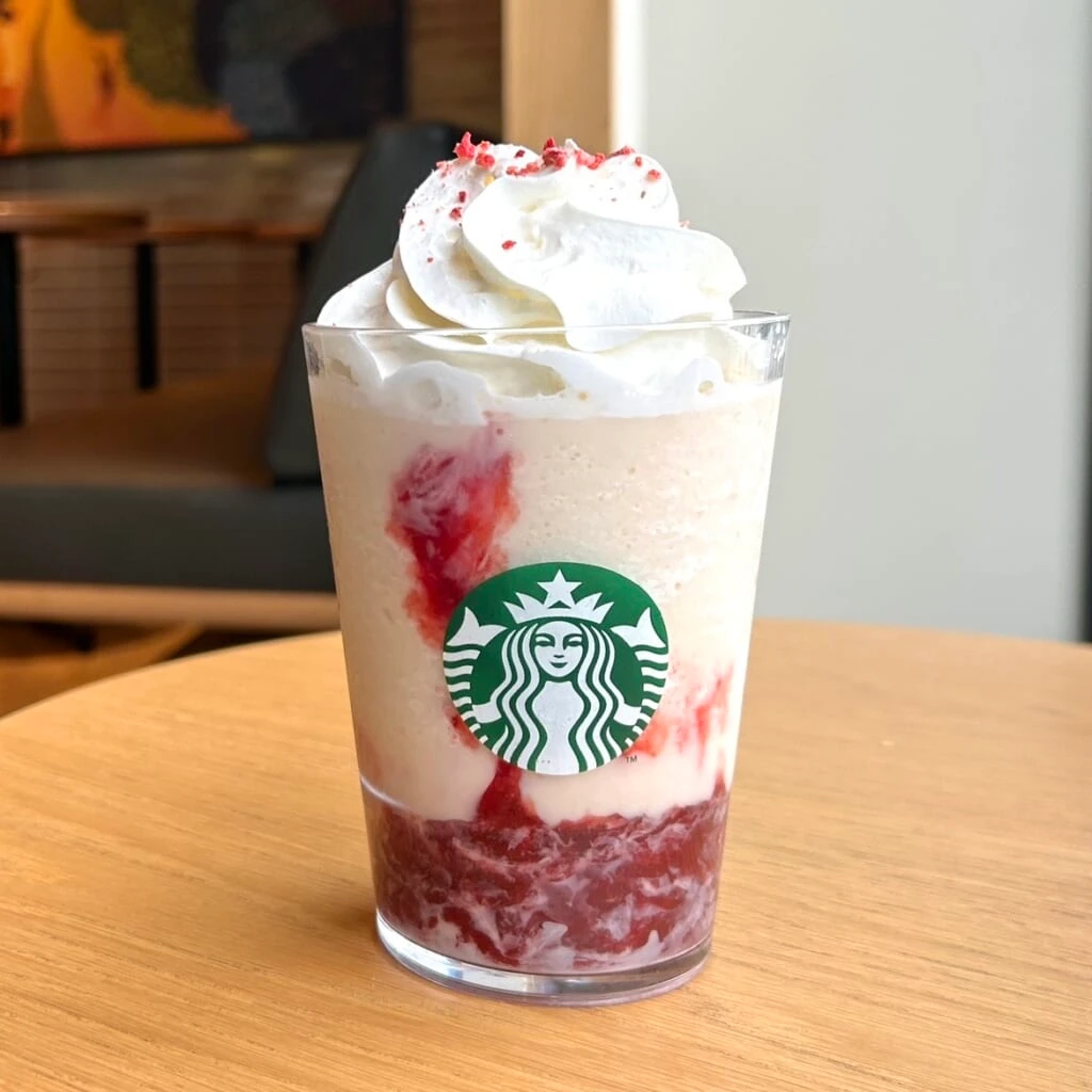 ストロベリー & ジョイフルメドレー ティー フラペチーノ 外観