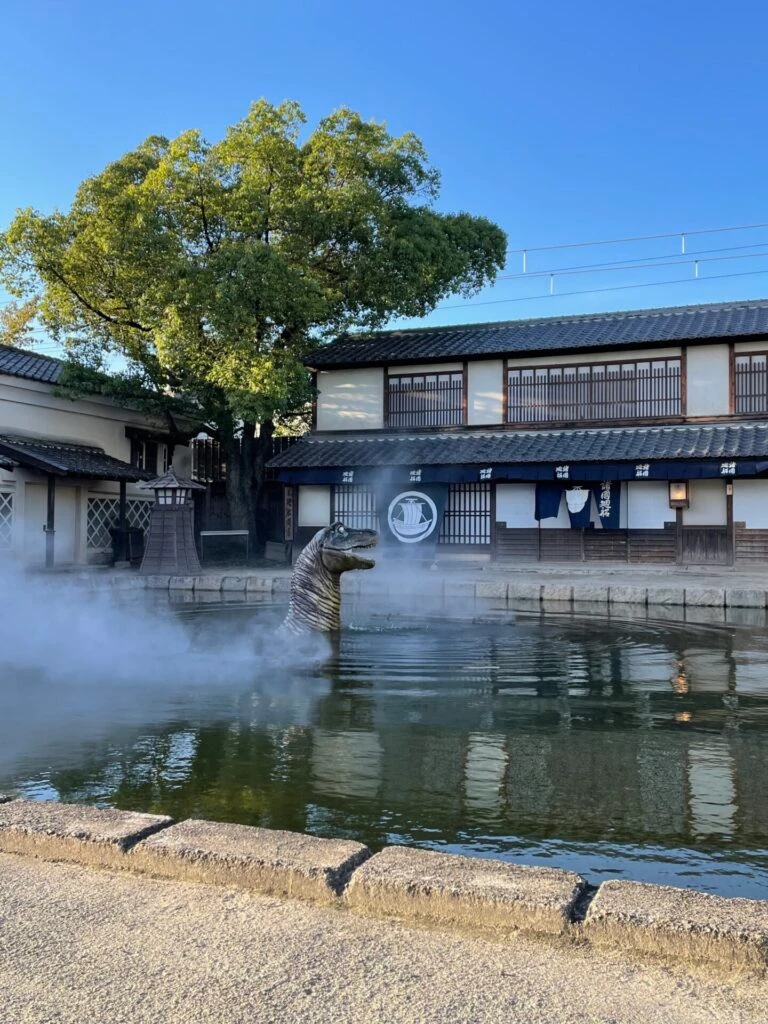 東映太秦映画村 恐竜 水