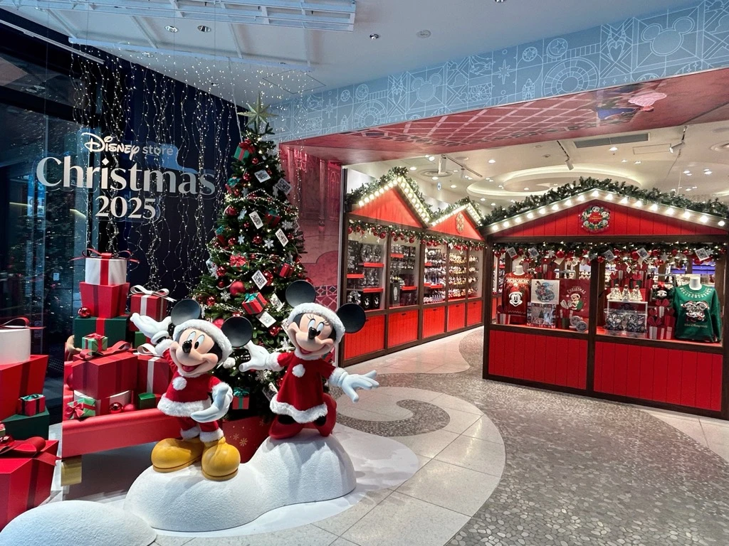 ディズニーストアフラッグシップ東京 クリスマスツリー