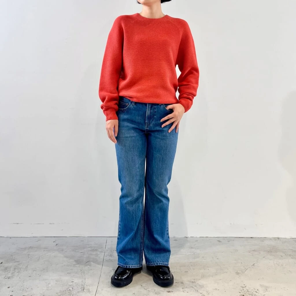 ユニクロのウォッシャブル3Dクルーネックセーターを20代女子が試着