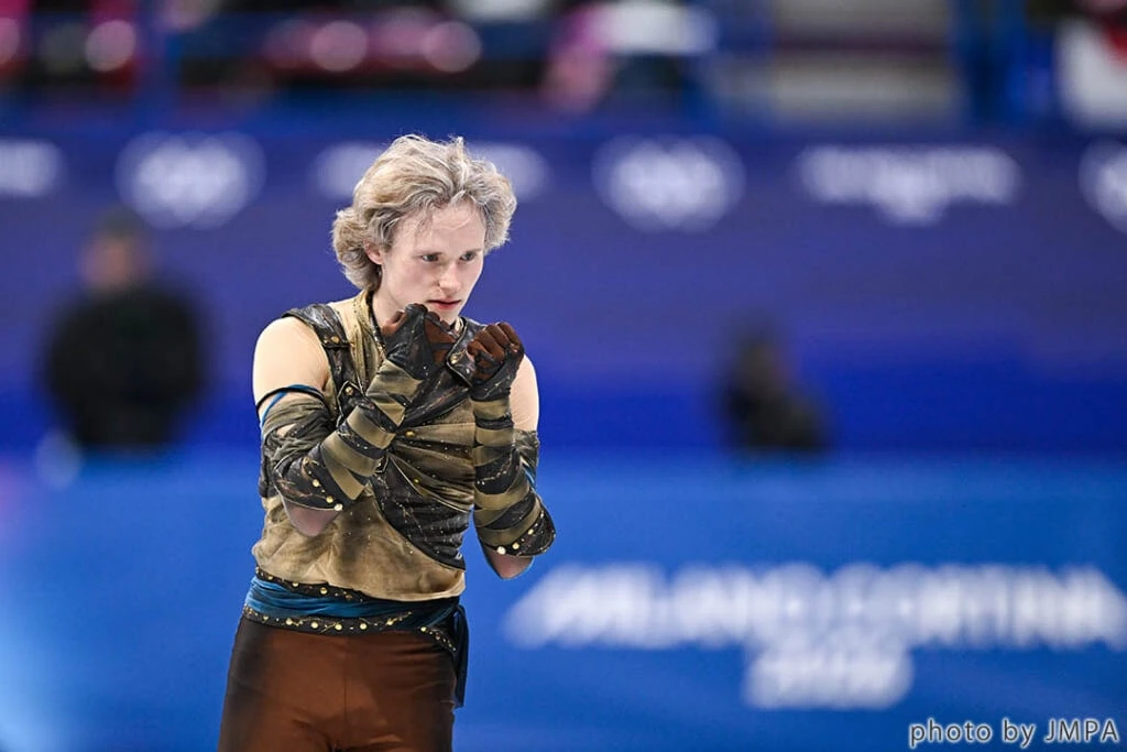 ミラノ五輪フィギュアSP1位のイリア・マリニン(Ilia MALININ)選手の演技後の表情