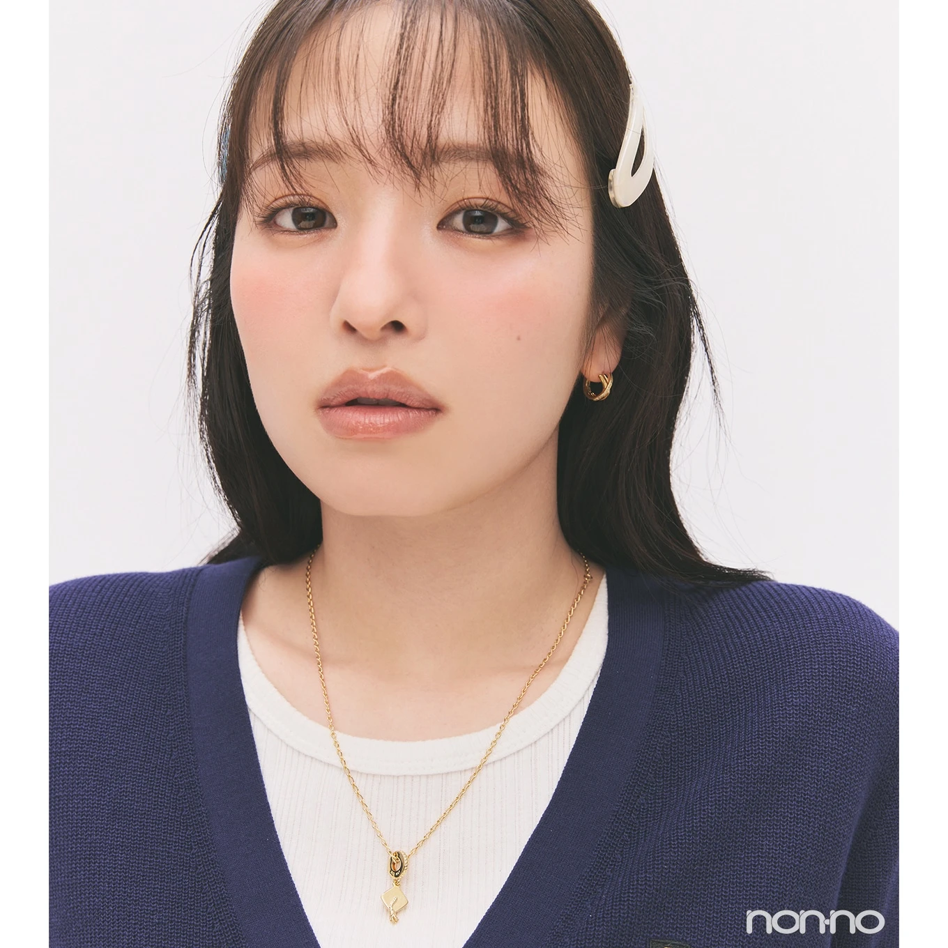 横田真悠 海外の卒業式で学生たちが被る四角い帽子を印象的なチャームにアレンジ