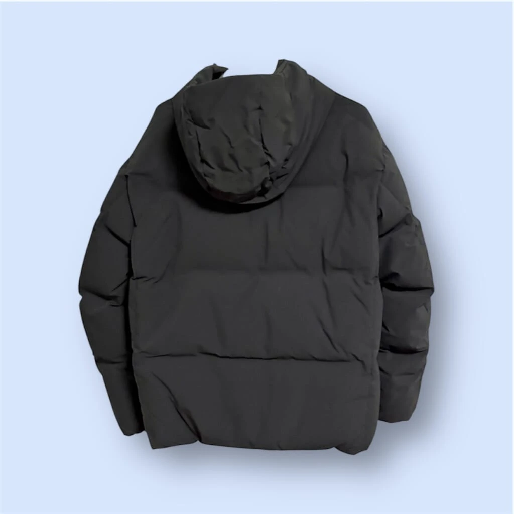 ユニクロ シームレスダウンパーカ
BACK