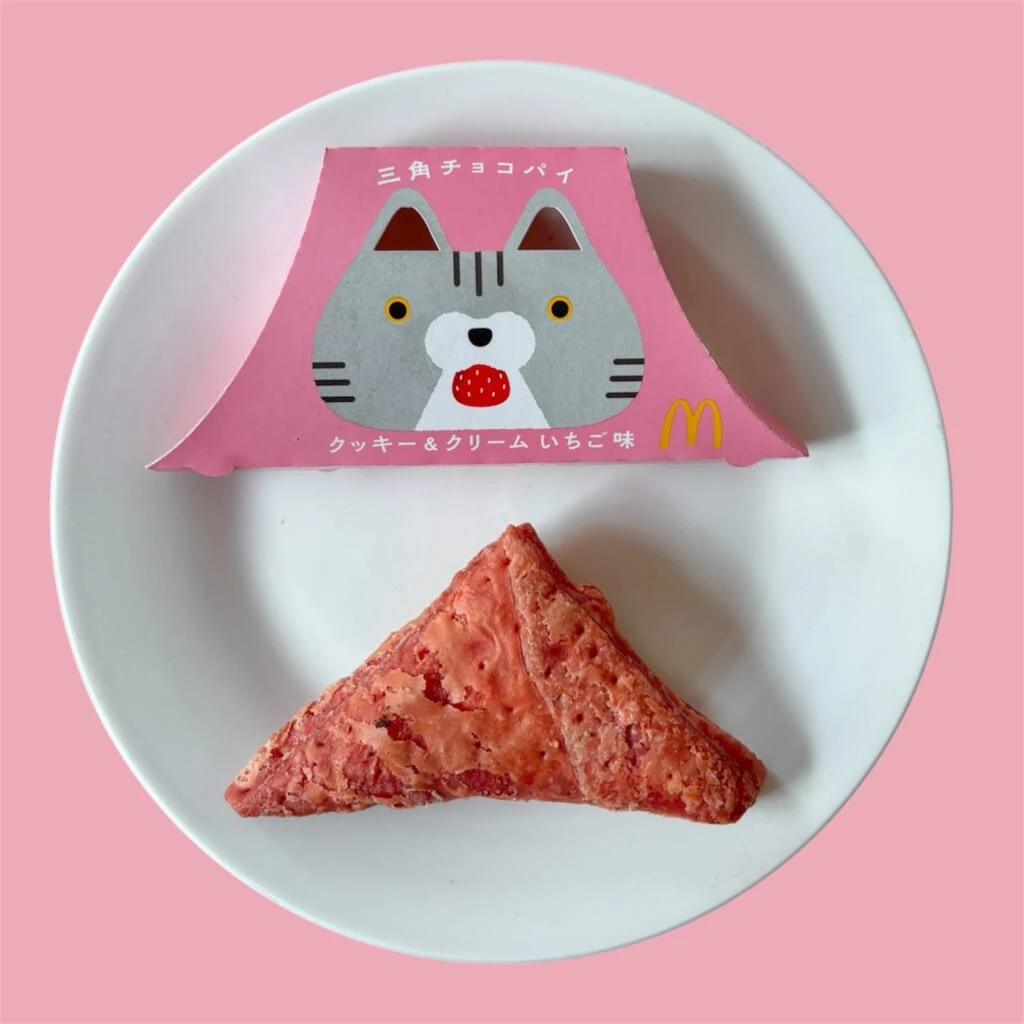 三角チョコパイ　
クッキー＆クリーム いちご味